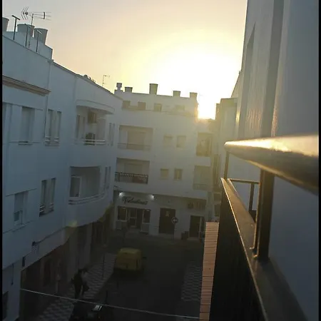 Centro Tonelero Ii קוניל דה לה פרונטרה